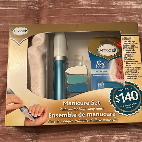 Amope Manicure Set - Picture 2 of 6